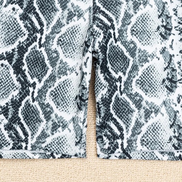 Snakeskin 2-piece set .. - Picture 6 of 6